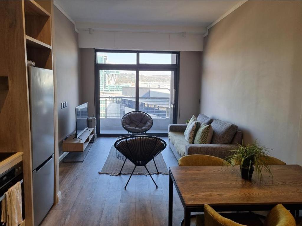 Menlyn Maine Apartments Pretoria Bagian luar foto