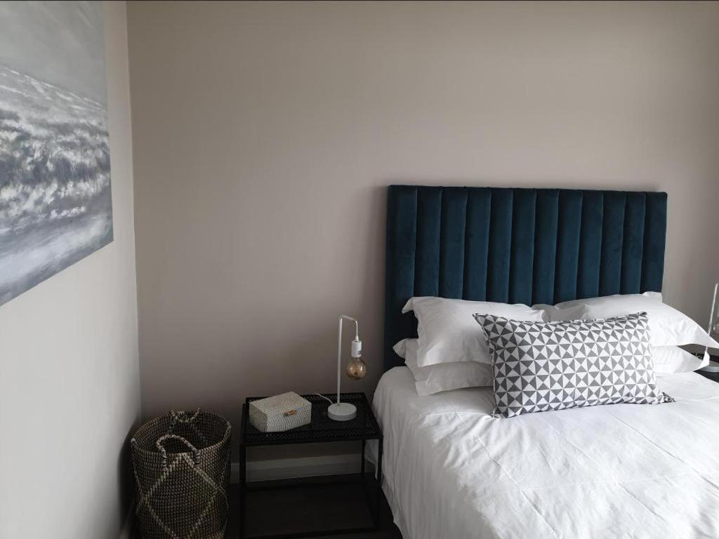 Menlyn Maine Apartments Pretoria Bagian luar foto