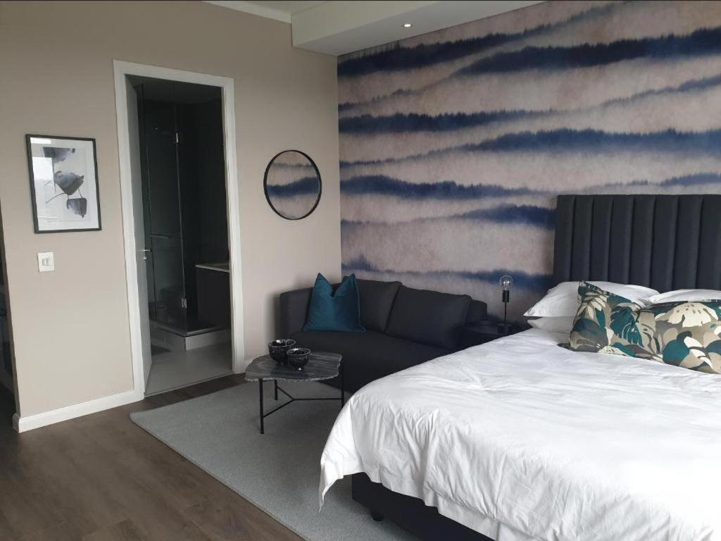 Menlyn Maine Apartments Pretoria Bagian luar foto