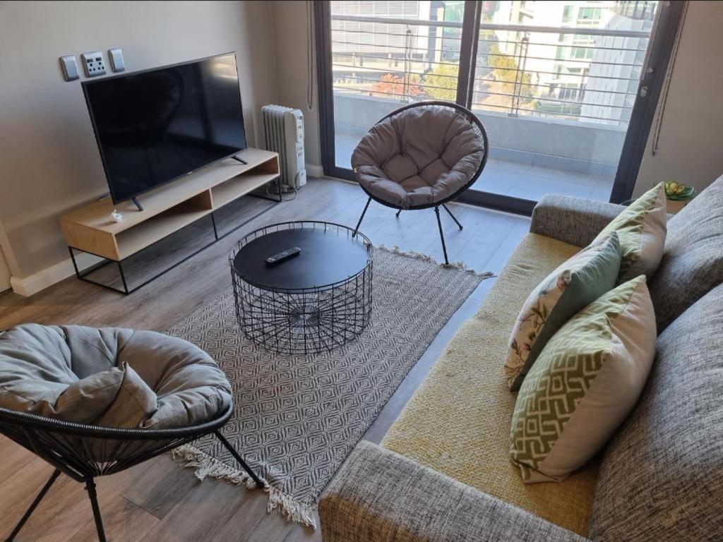 Menlyn Maine Apartments Pretoria Bagian luar foto